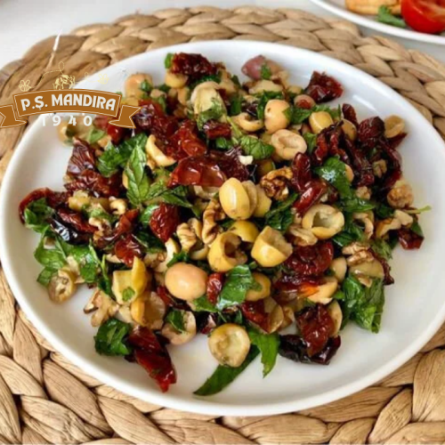 Cevizli ve Kuru Domatesli Zeytin Salatası